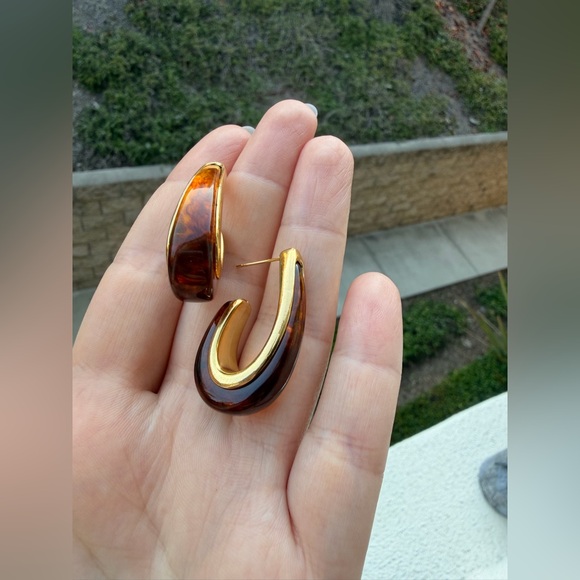 Amber Tortoiseshell Open Hoop Earrings - Picture 4 of 4